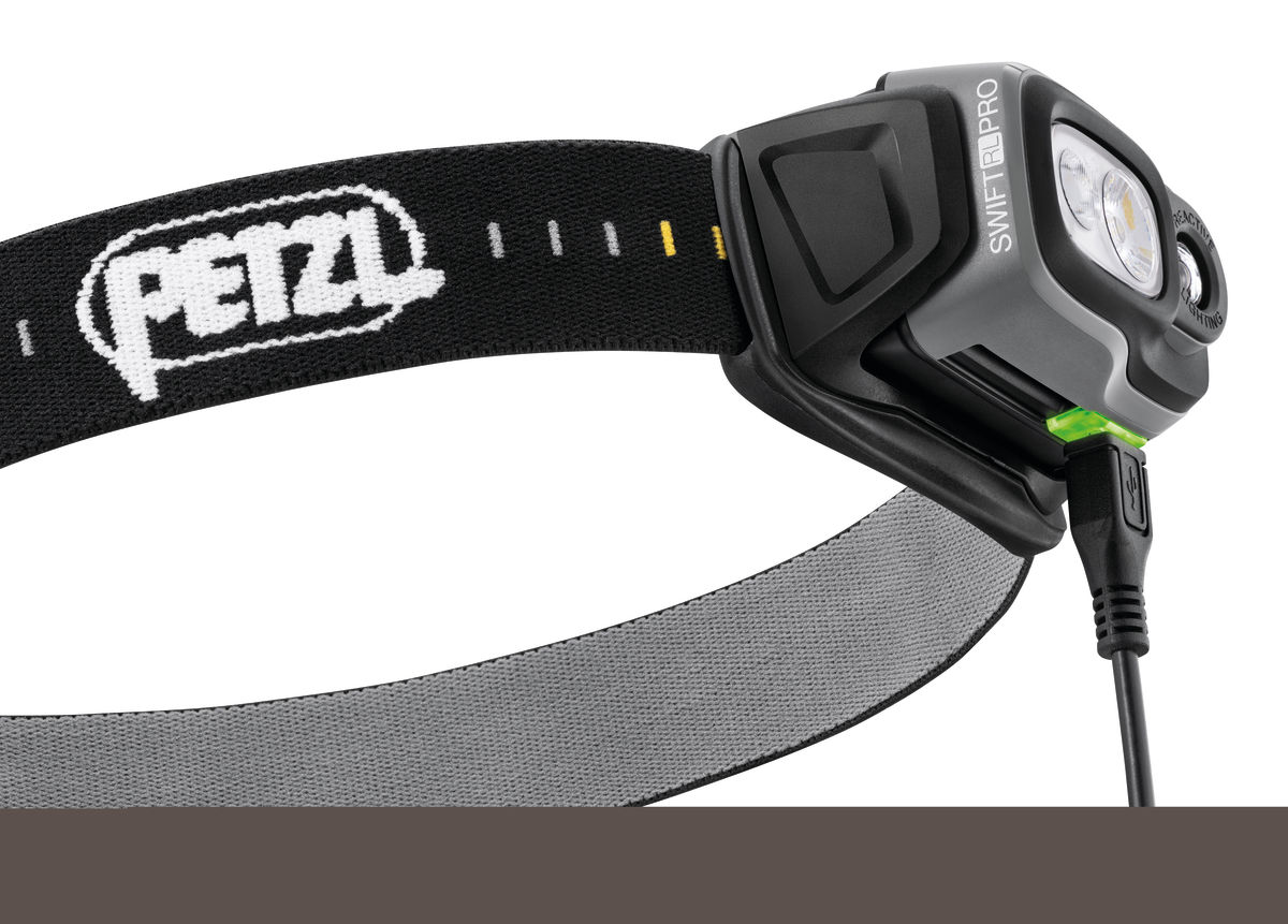 PETZL, Swift RL - Linterna frontal recargable con 900 lúmenes y ajuste  automático de brillo, color negro